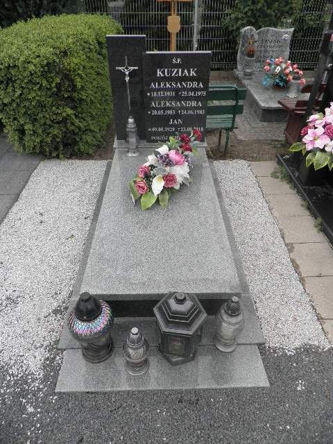Aleksandra Kuziak 1983 Oleśnica - Grobonet - Wyszukiwarka osób pochowanych