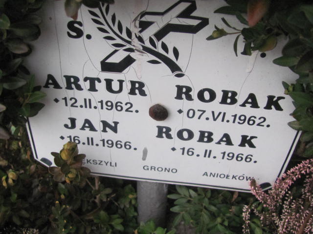 Artur Robak 1962 Oleśnica - Grobonet - Wyszukiwarka osób pochowanych