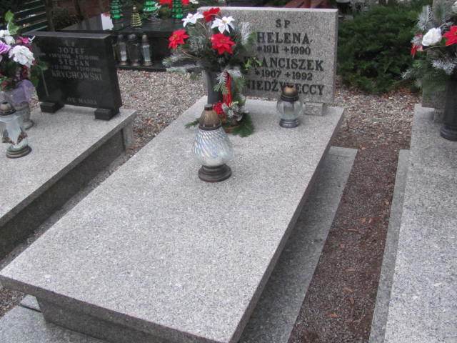 Grób Helena Niedźwiecka